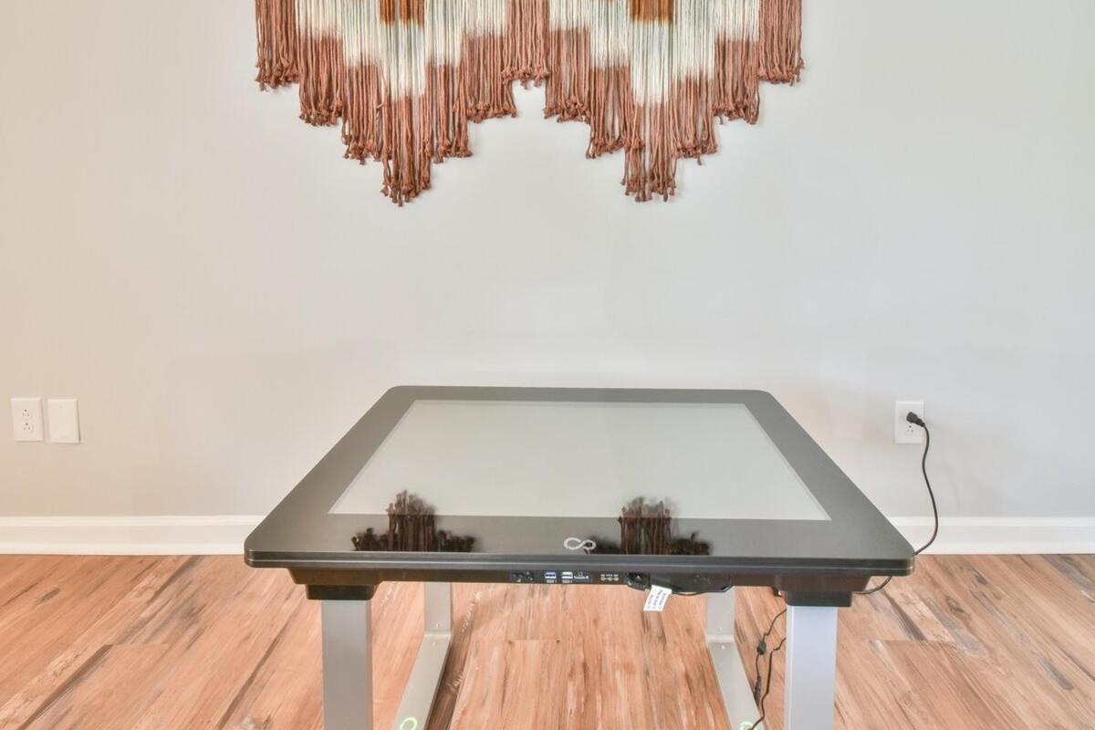 Cozy Home With Arcade, Ping Pong & Fenced Backyard 로렌스빌 외부 사진